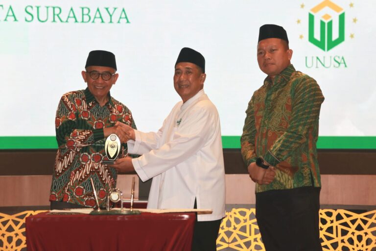 Pelantikan PCNU Surabaya: Masduki Toha Tegaskan Komitmen Penguatan Umat dan Organisasi