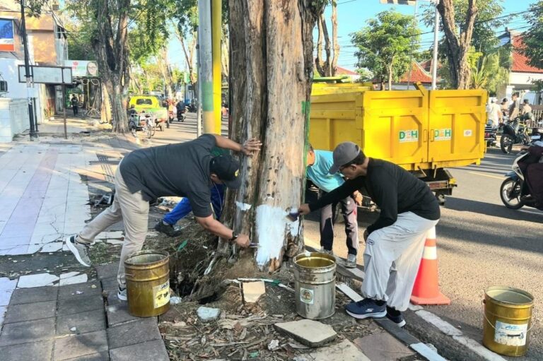 Pemkab Pamekasan Terapkan Bersih Lingkungan di Hari Jumat