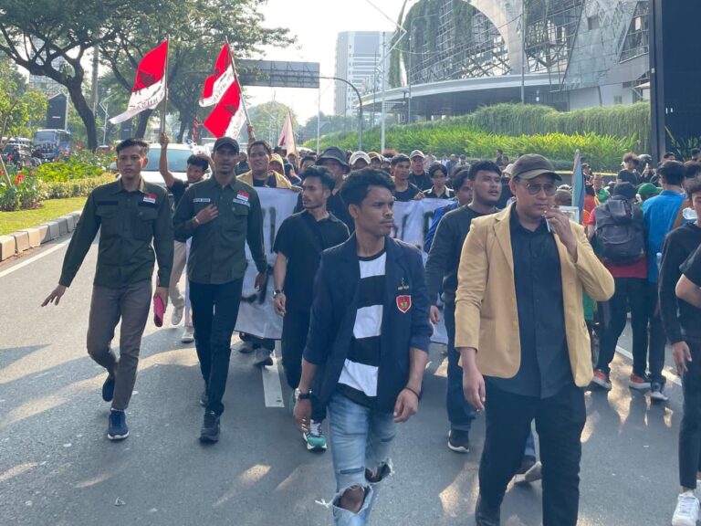BEM Nusantara Demo DPR RI, Desak Evaluasi Total Tata Kelola Kejaksaan Agung Lewat Aksi