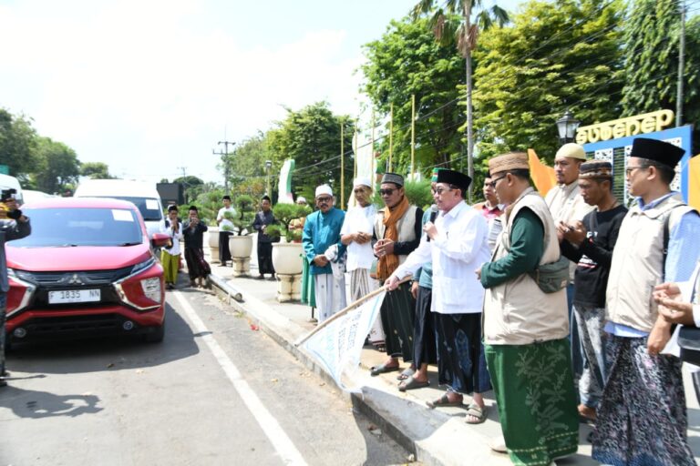 Wabup Sumenep Berangkatkan 7.200 Jemaah Shalawat Nariyah Hadiri Haul Masyayikh Situbondo